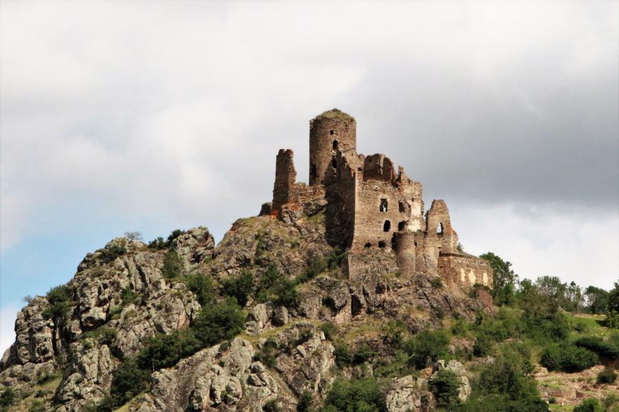 Auf dem Weg nach Rocamadour kann man viele Burgen und Schlösser sehen.