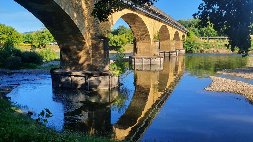 Brücke über die Dordogne bei Vitrac