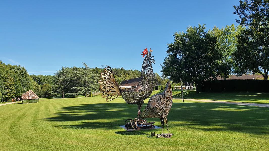 Geschmiedetes Kunstwerk in der Gartenanlage Eyrignac 