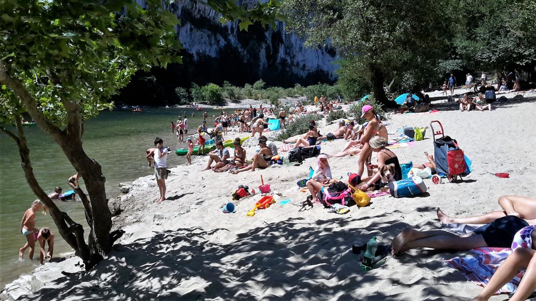 Am Ufer der Ardeche am Pont de Arc