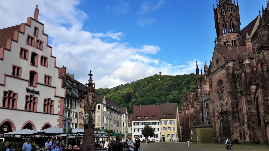 Brunnen am Freiburger Münster