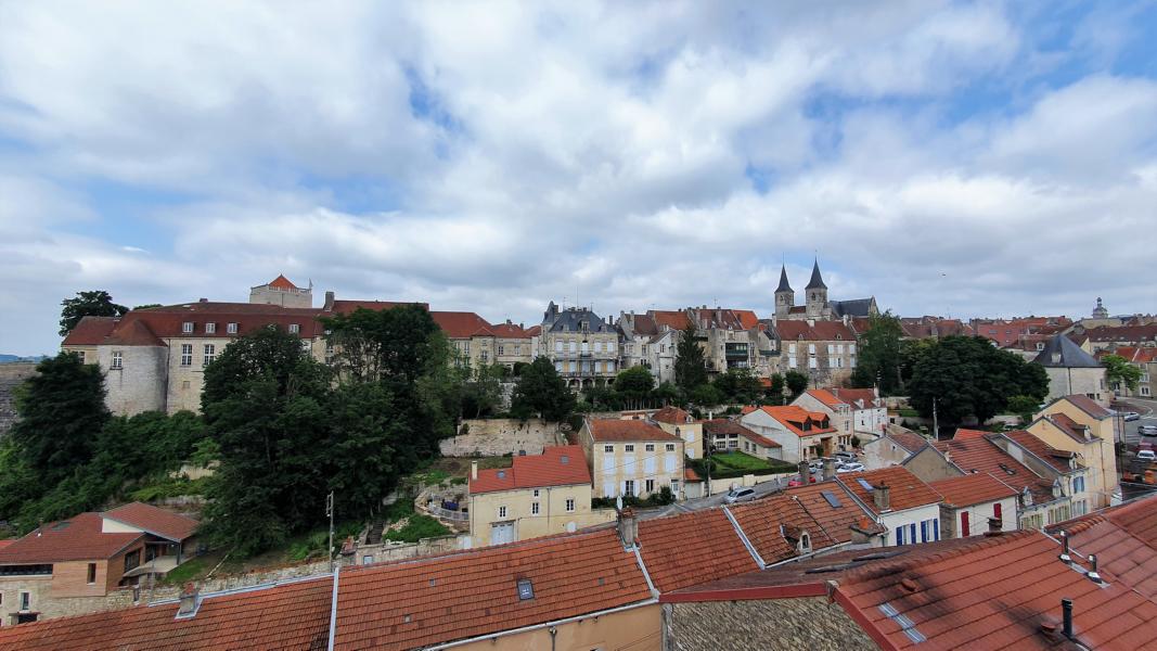 Blick auf die Basilika Saint-Jean-Baptiste