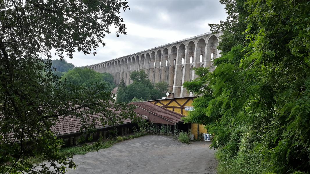 Eisenbahnviadukt westlich von Chaumont