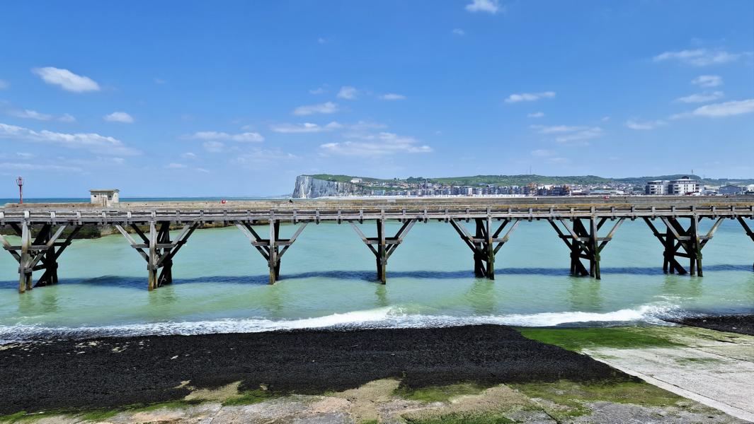 Leuchtturmbrücke in Le Treport