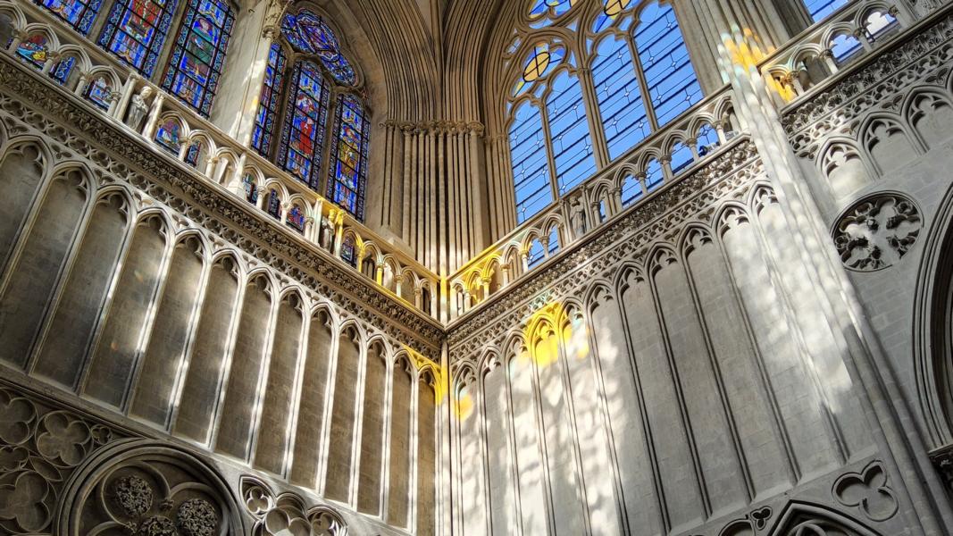 Lichteffekte im Kirchenschiff