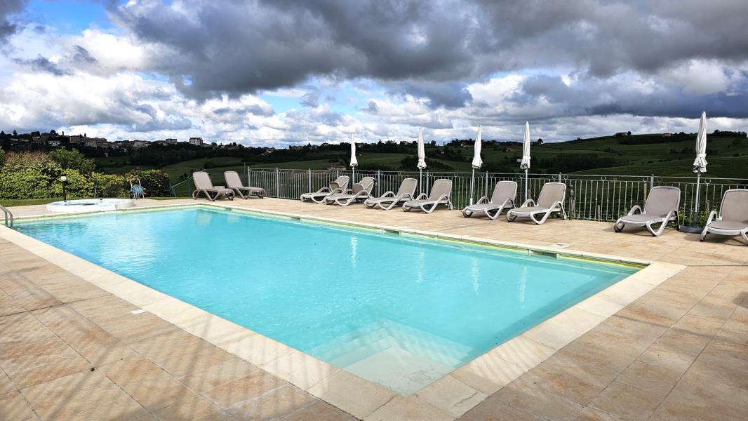 Die noch kalten Temperaturen ließen das Baden im Pool nicht zu.