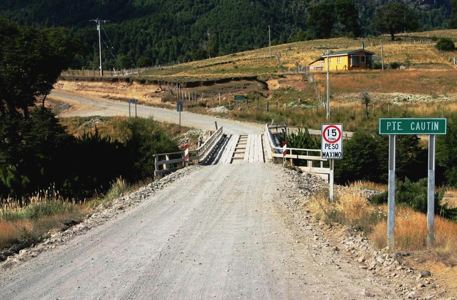 Von unserer Unterkunft zur Therme in Malalcahuello war es nicht weit. Ein Schotterweg war gut befahrbar.