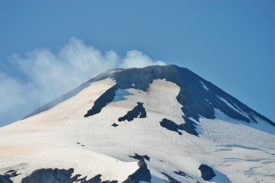 Der aktive Vulkan Villarrica misst 2840 m Höhe.