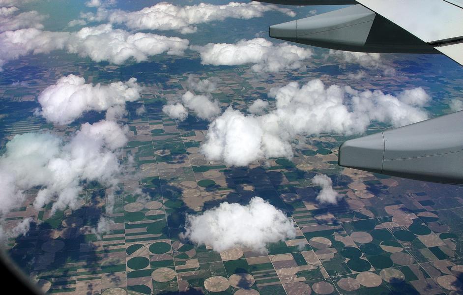 Anflug auf Denver bei bester Sicht auf die landwirtschaftlichen Nutzflächen.