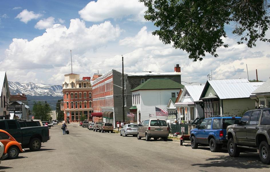 1961 wurde der Leadville Historic District ausgewiesen, der 1966 in das National Register of Historic Places eingetragen wurde. Er umfasst 67 ehemalige Bergwerke östlich der Stadt, die bis in eine Höhe von 4000 m über dem Meeresspiegel hinaufreichen sowie einen Teil der Stadt.