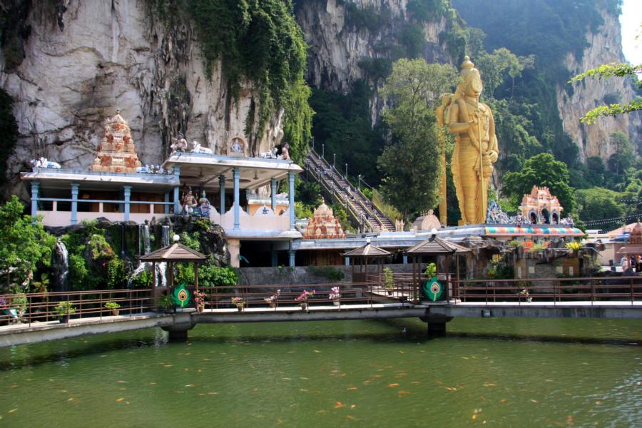 Alljährlich Ende Januar oder Anfang Februar werden die Batu-Höhlen zum Angelpunkt des hinduistischen Thaipusam-Festes mit seinen teilweise masochistisch anmutenden Riten.