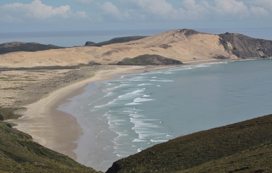 Für die Māori hat das Kap eine besondere Bedeutung: von hier aus starten die Seelen der Toten den langen Pilgerweg zurück nach Hawaiki. Reinga bedeutet soviel wie Absprungplatz der Geister.