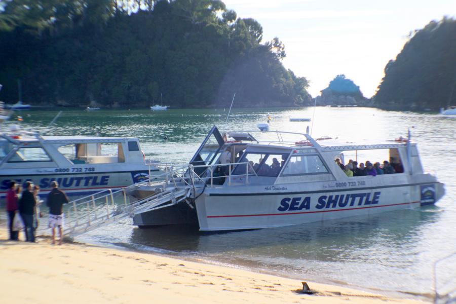 Wassertaxi, das uns an verschiedenen Küstenstellen absetzte und wieder abholte. 