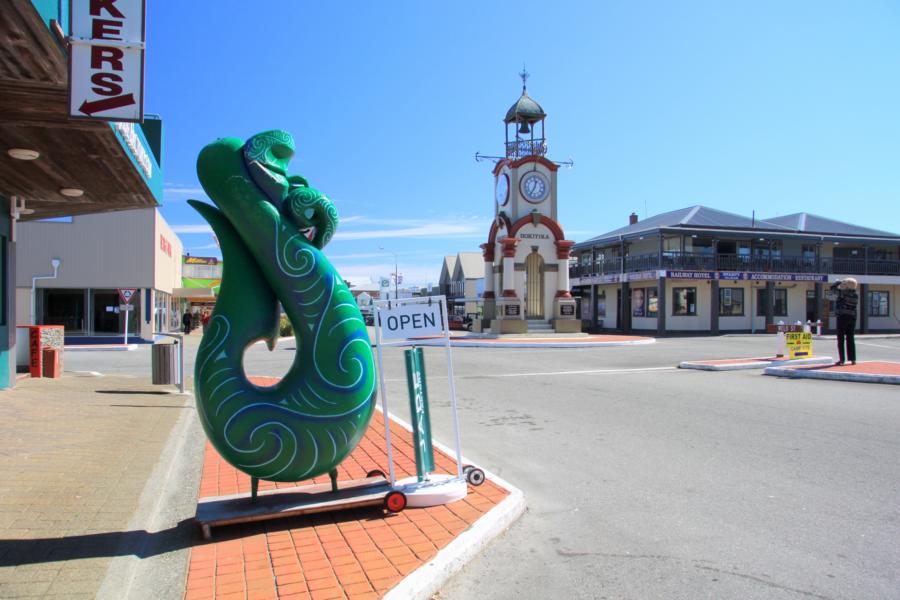 Hokitika lockt die Touristen mit seinem Jadeangebot.