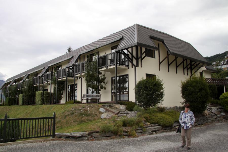 Die Zimmer des Gold Ridge Hotels in Queenstown sind neu, groß und sauber. Wir hatten einen sehr schönen Seeblick.