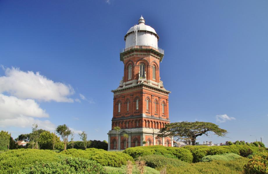 Der Wasserturm, eines der bekanntesten Wahrzeichen der Stadt, befand sich in der Nähe unserer Lodge.