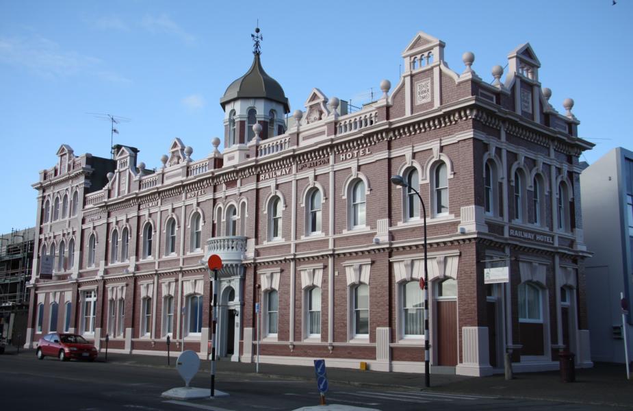 Das alte Bahnhofsgebäude ist heute ein Hotel.