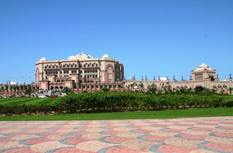 Blick auf das Luxus-Hotel Emirates Palace.