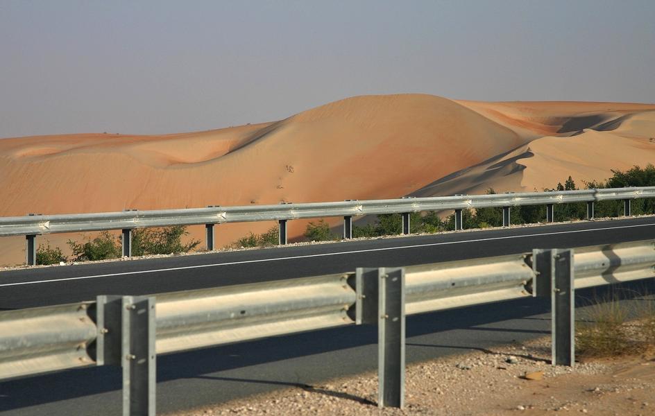 Auf dem Weg von den Liwa-Oasen nach Dubai.