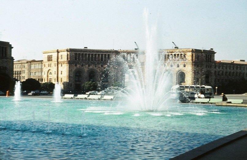 Wasserspiele am Platz der Republik (Hraparak).