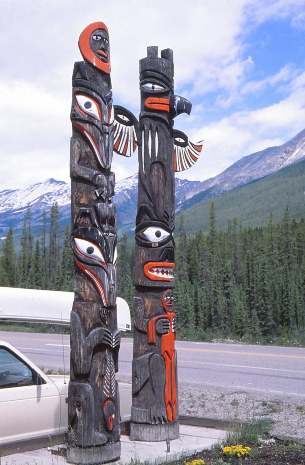 Dass im Jasper und Banff-Nationalpark Indianer leben, beweisen deren Totems, die an manchen Orten aufgestellt sind.