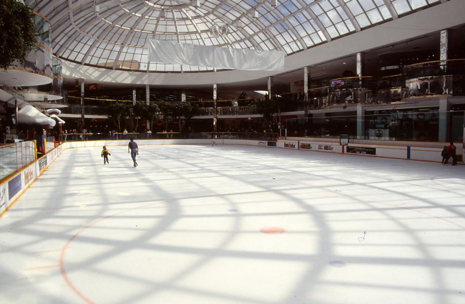 Eishockeyfeld in der West Edmonton Mall.