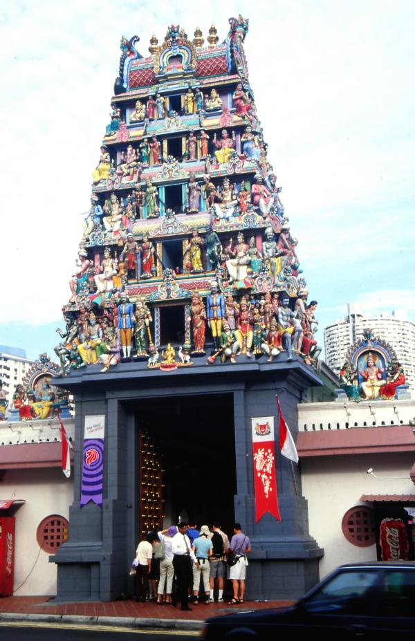 Eingang zum Sri Mariamman Tempel.