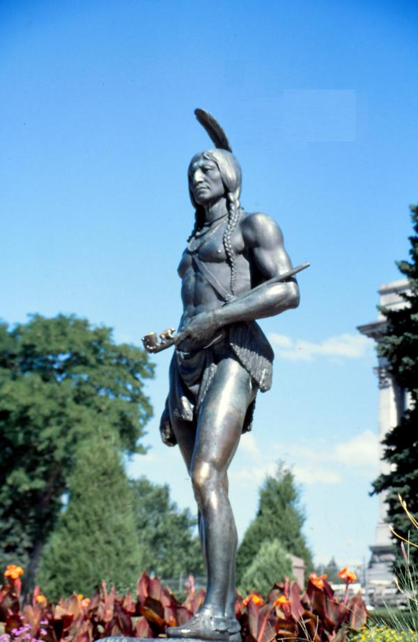 Indianerdenkmal vor dem Utah State Capitol.