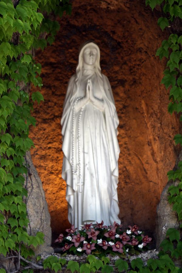 Grotte von Lourdes.