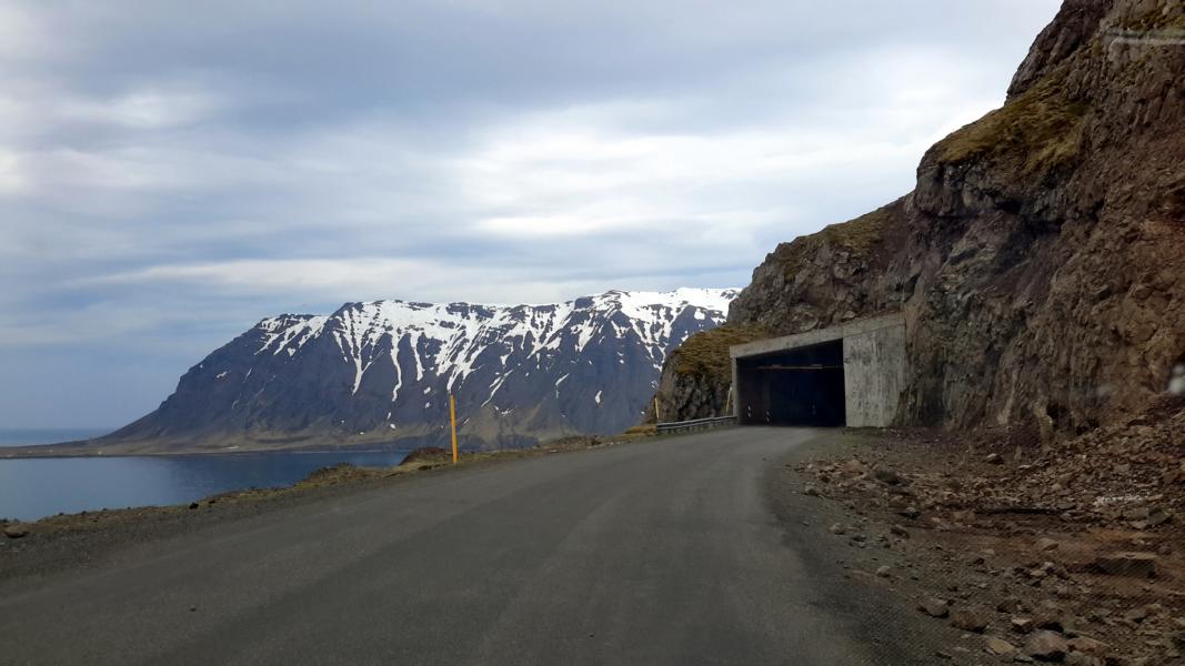 Tunnel vor Siglufjördur