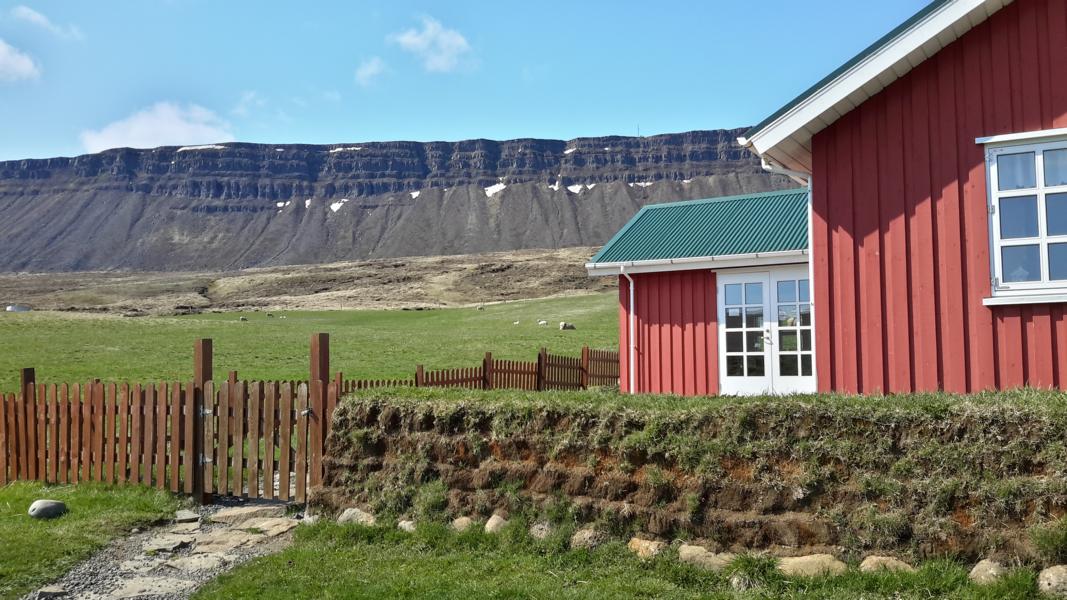 Cafe im Gehöft Bustarfell