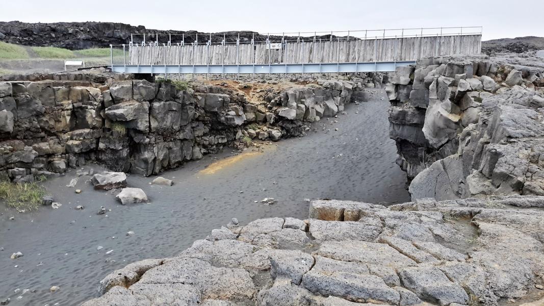 Brücke zwischen den Kontinenten