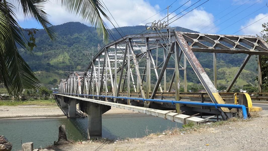 Brücke über den Rio Grande de Terraba